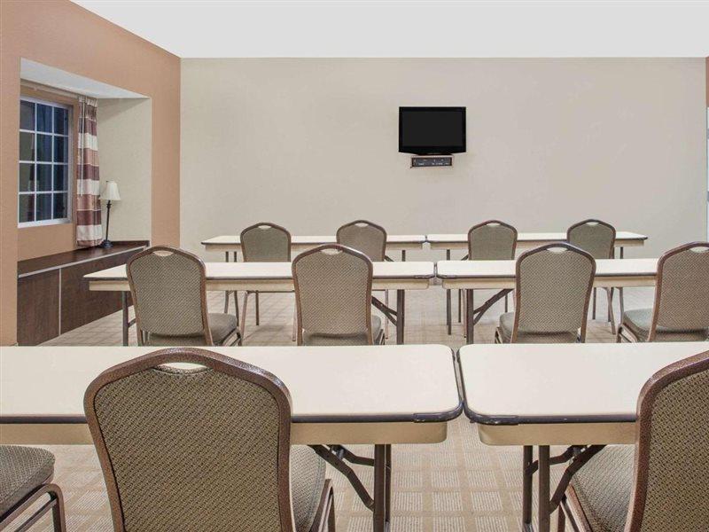 Microtel Inn & Suites By Wyndham Manchester - Newly Renovated Экстерьер фото