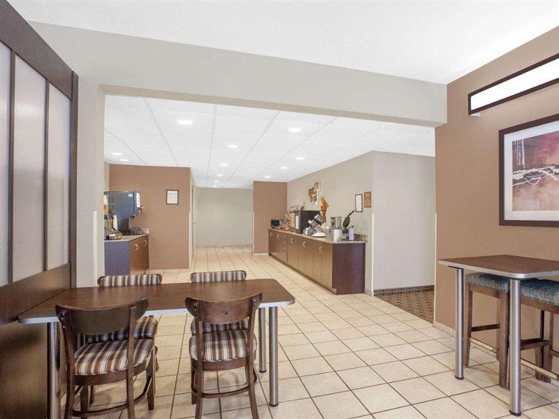 Microtel Inn & Suites By Wyndham Manchester - Newly Renovated Экстерьер фото
