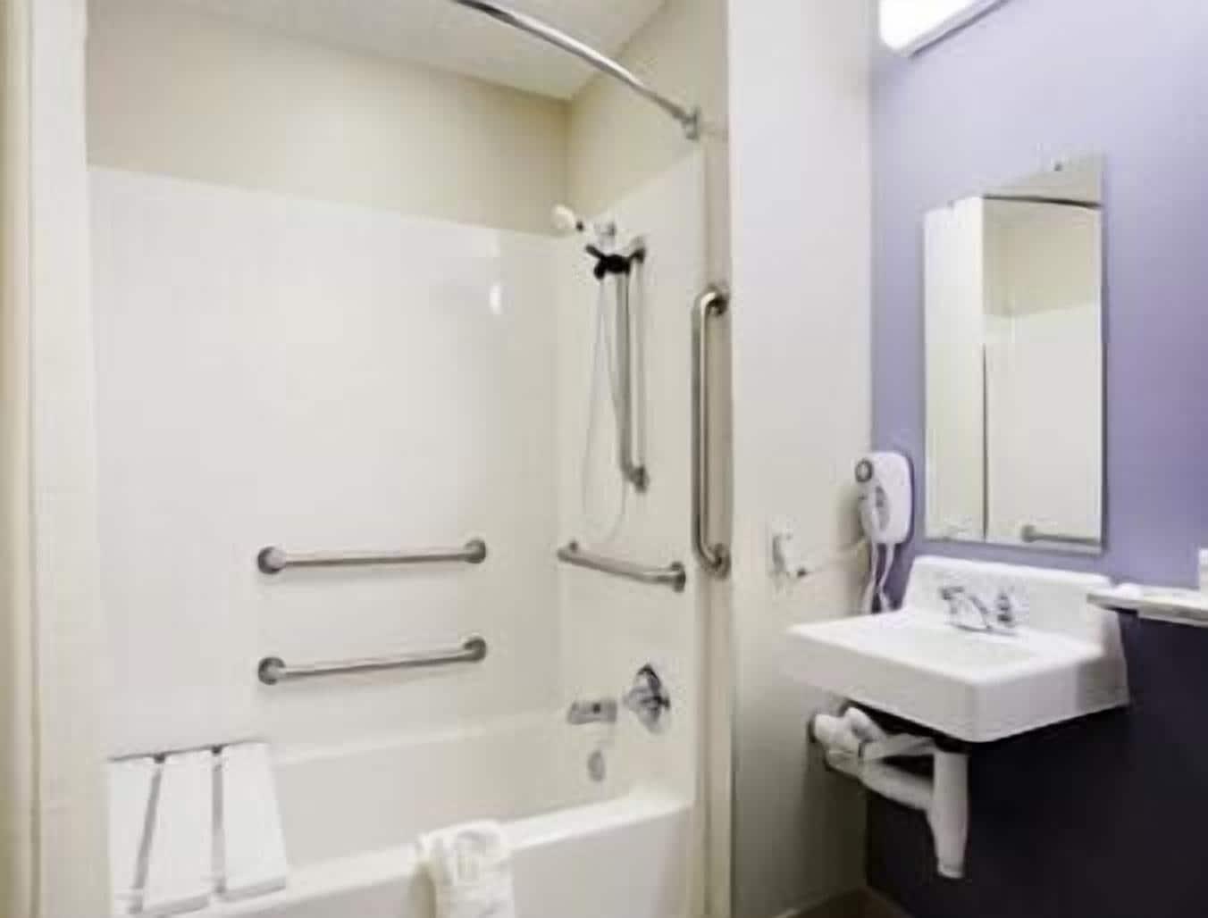 Microtel Inn & Suites By Wyndham Manchester - Newly Renovated Экстерьер фото