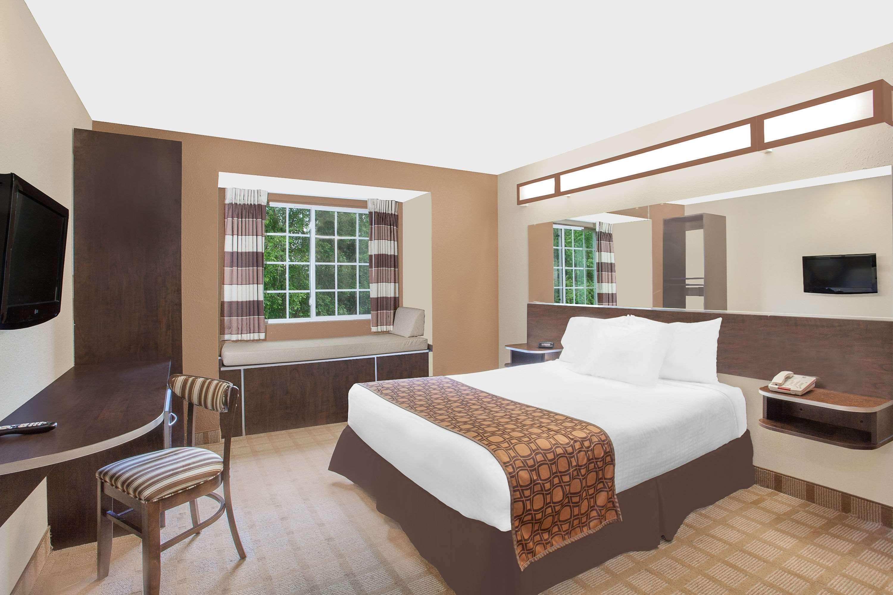 Microtel Inn & Suites By Wyndham Manchester - Newly Renovated Экстерьер фото