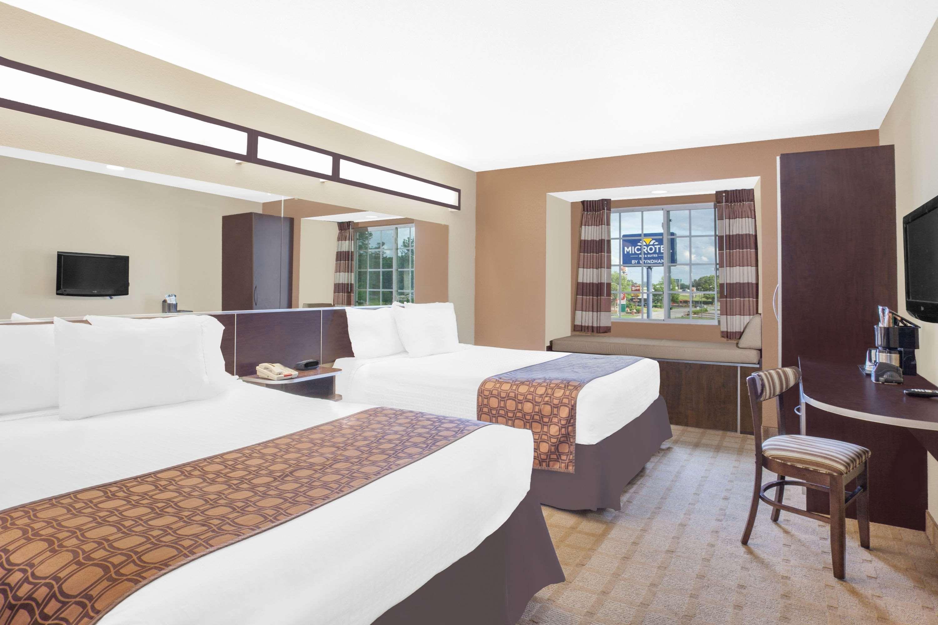 Microtel Inn & Suites By Wyndham Manchester - Newly Renovated Экстерьер фото