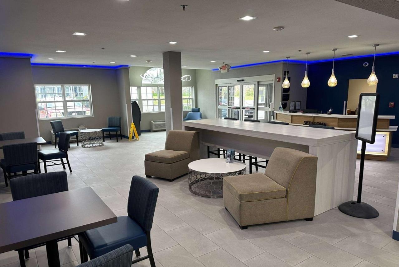 Microtel Inn & Suites By Wyndham Manchester - Newly Renovated Экстерьер фото
