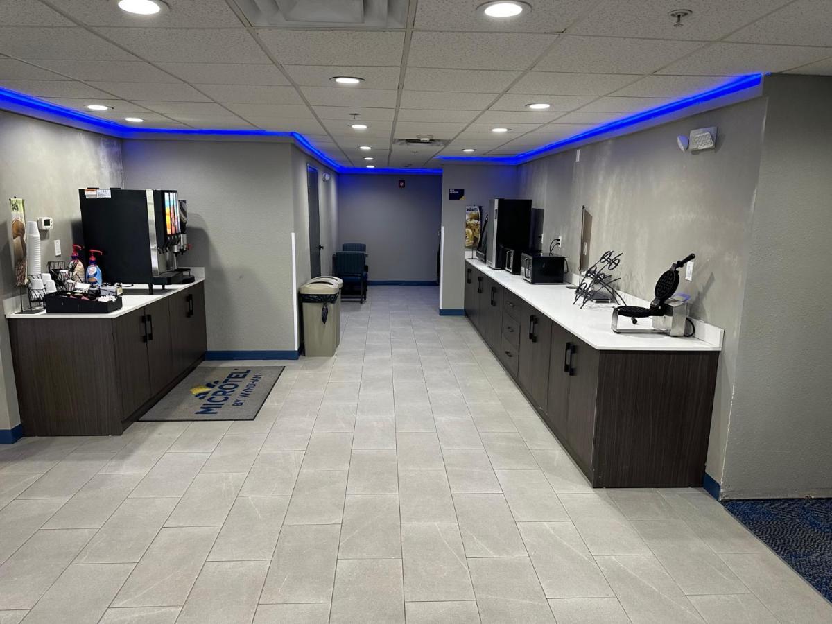 Microtel Inn & Suites By Wyndham Manchester - Newly Renovated Экстерьер фото