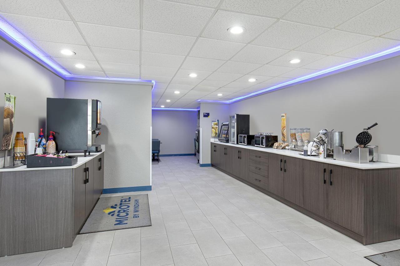 Microtel Inn & Suites By Wyndham Manchester - Newly Renovated Экстерьер фото