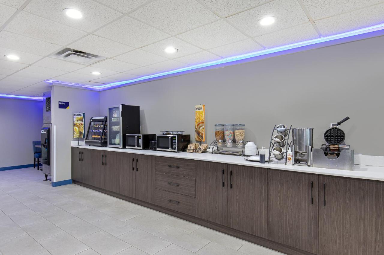 Microtel Inn & Suites By Wyndham Manchester - Newly Renovated Экстерьер фото