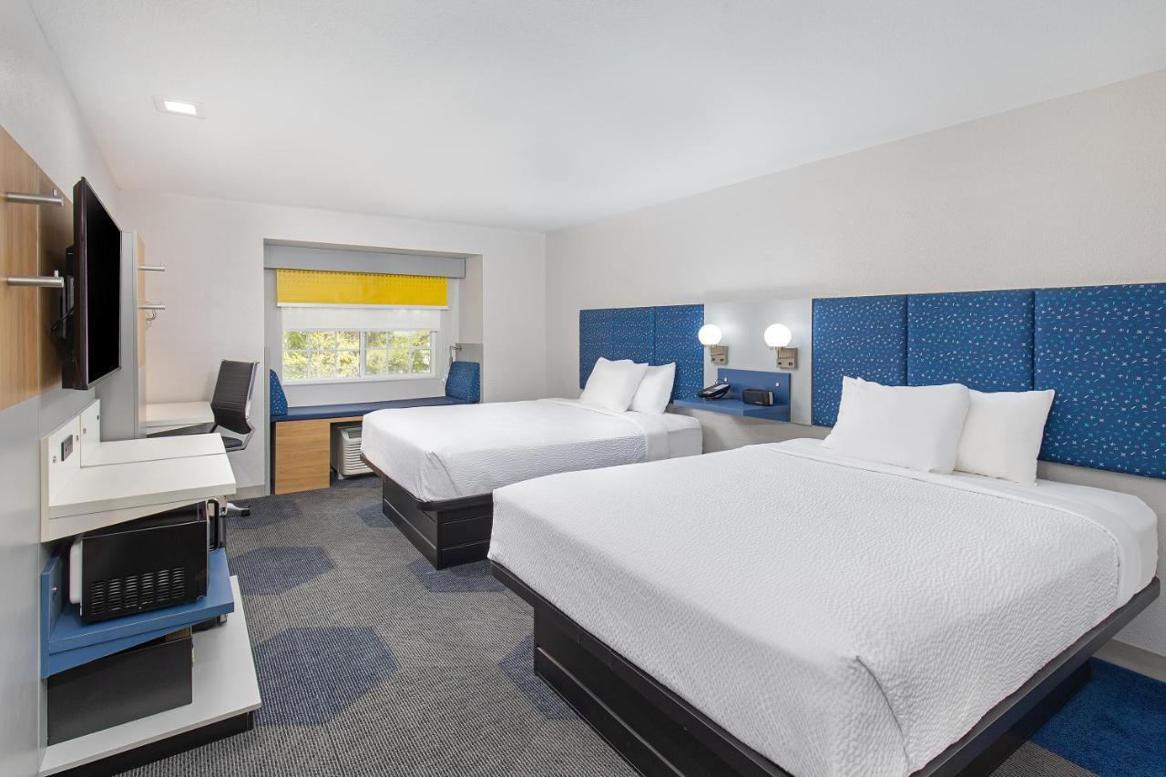 Microtel Inn & Suites By Wyndham Manchester - Newly Renovated Экстерьер фото