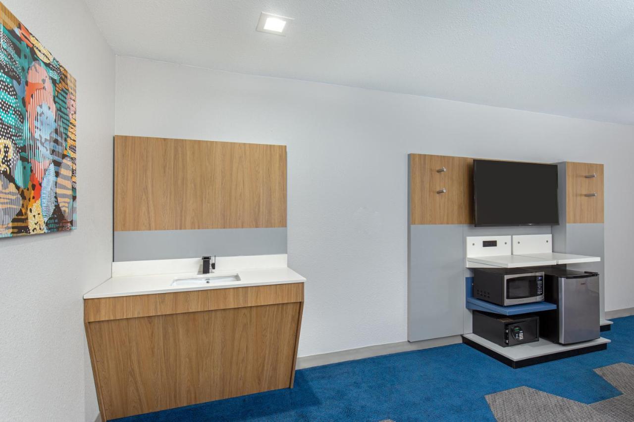 Microtel Inn & Suites By Wyndham Manchester - Newly Renovated Экстерьер фото