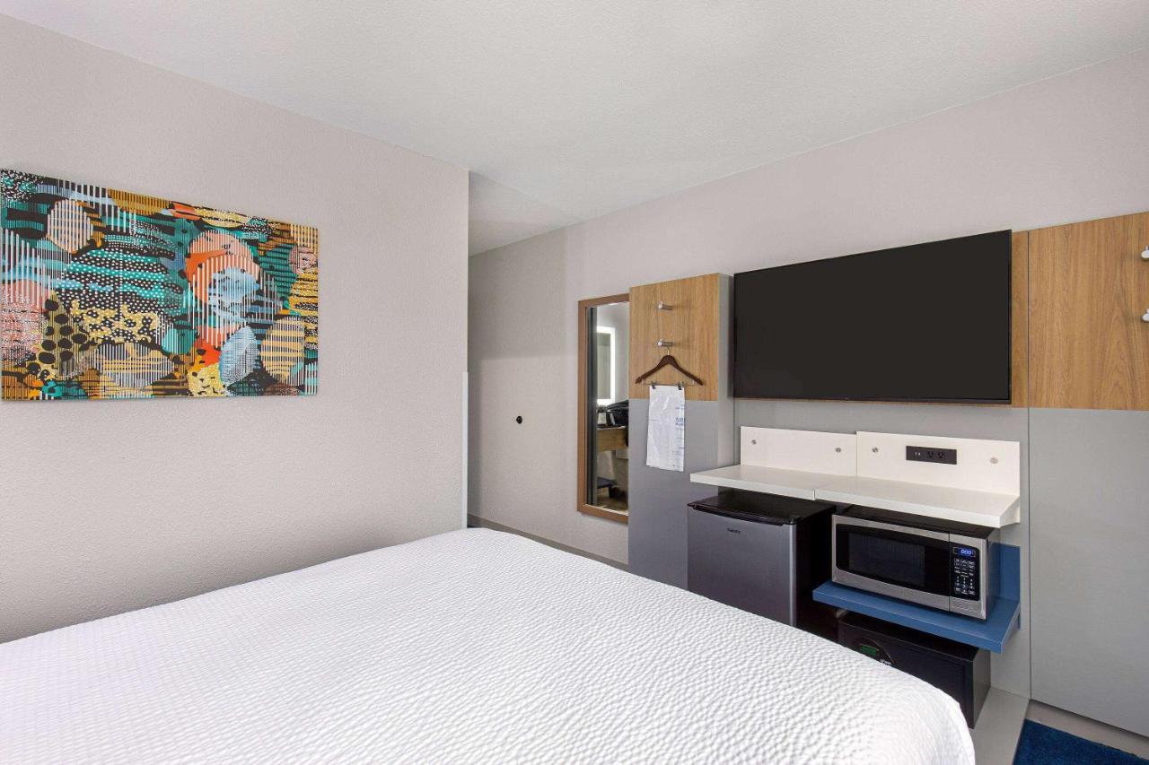 Microtel Inn & Suites By Wyndham Manchester - Newly Renovated Экстерьер фото
