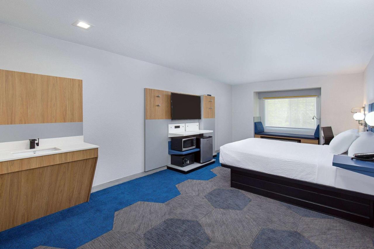 Microtel Inn & Suites By Wyndham Manchester - Newly Renovated Экстерьер фото